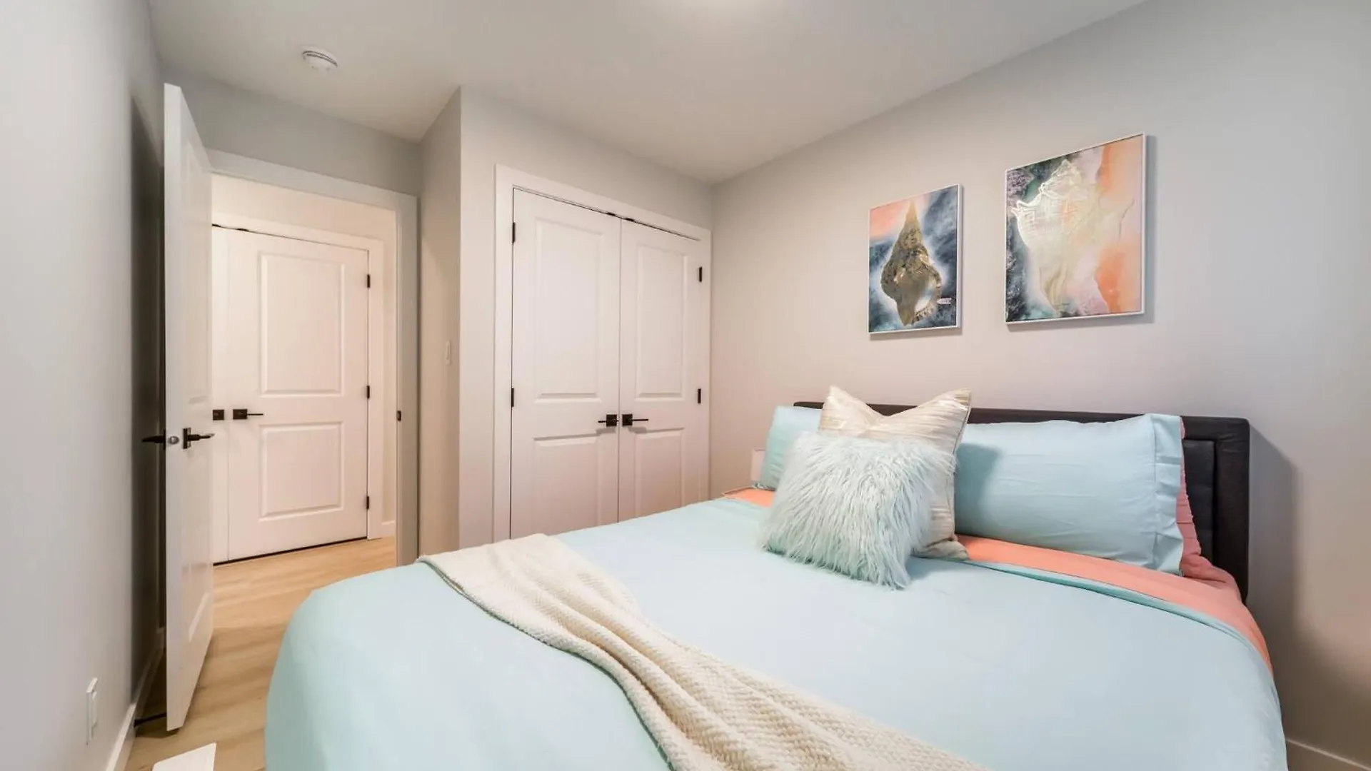 Holiday home Exoticlushquietretreatkingbed|Wifi|Parking|Wem Villa Edmonton Canada